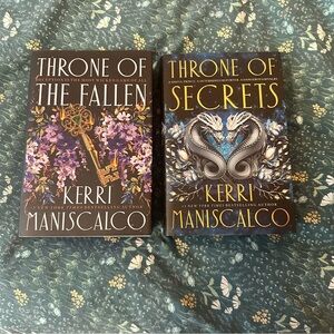 Waterstones Special Editions of Throne of the Fallen and Throne of Secrets